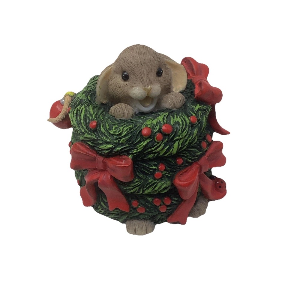 Charming Tails 'THE WREATH-IN FOR THE SEASON" CHRISTMAS  MOUSE